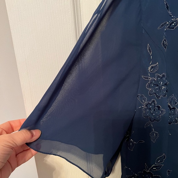 Stunning Blue Dress - Picture 4 of 4